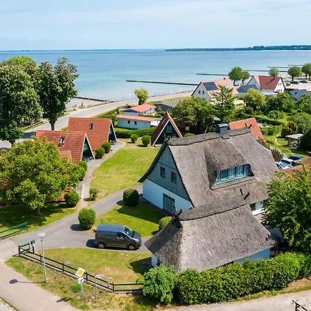 An Der Steilkueste Finnhuette 01 *